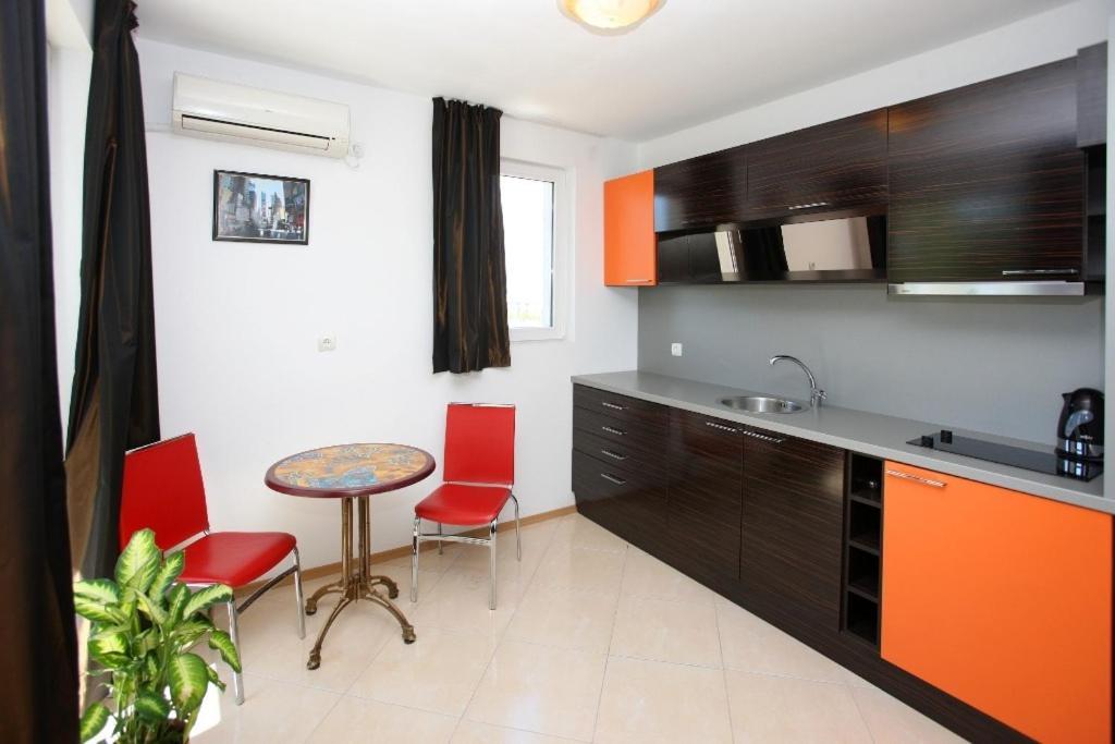 Sofia Apartments In Sunny Residence Slăntjev Brjag Rum bild